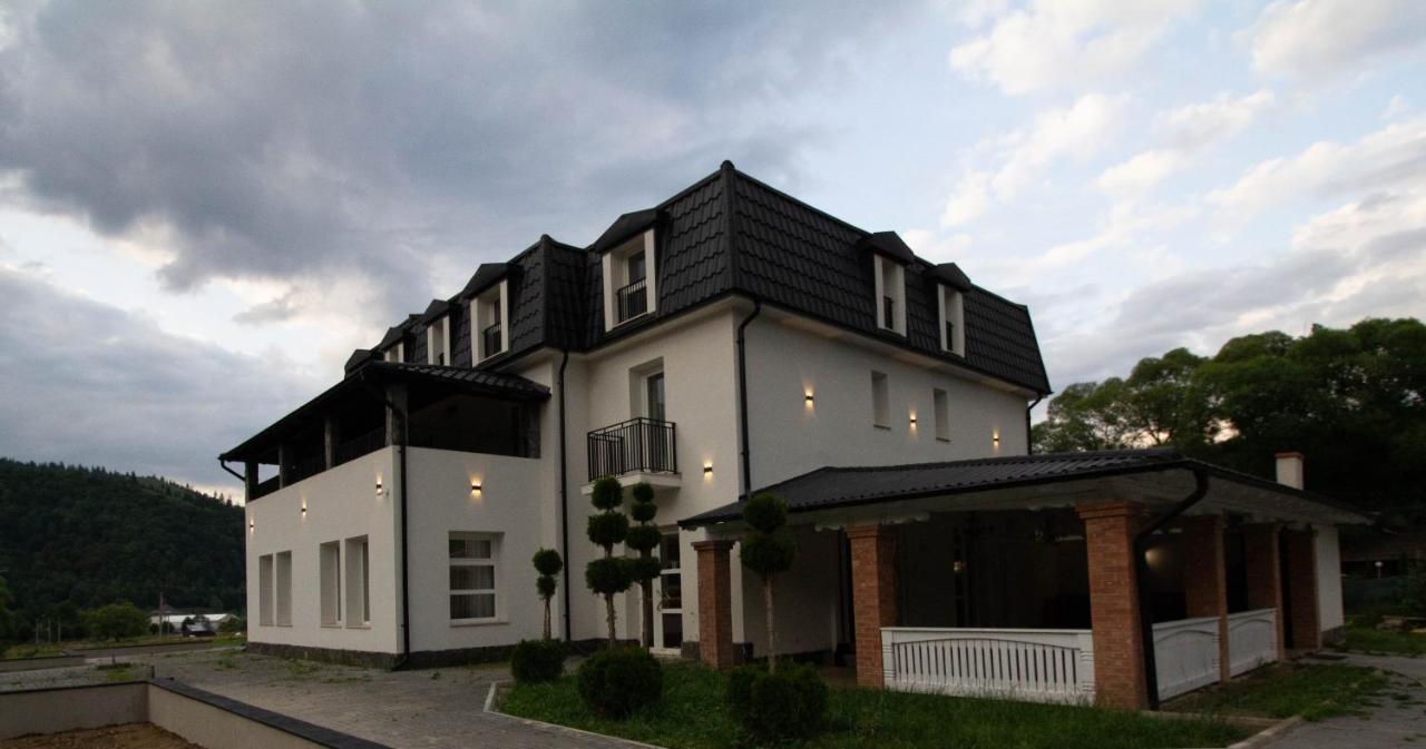 Отель Berghaus Bucovina Кымпулунг-Молдовенеск Экстерьер фото